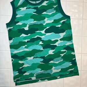 Hanna Andersson Boys Size 8  Green Camouflage print Tank Top